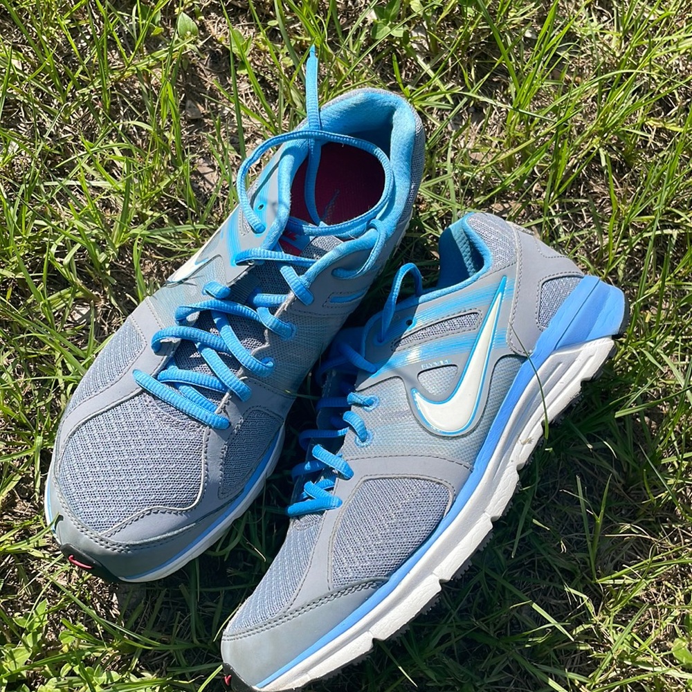 Women blue & gray nike